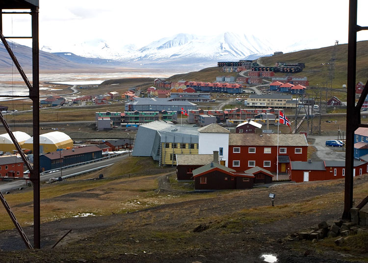 2003-07  SJM - hlavní město Svalbardu Longyearbyen